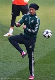 强到离谱！回看皇马新星头顶脚踢上演完美帽子戏法，皇马5-1贝蒂斯