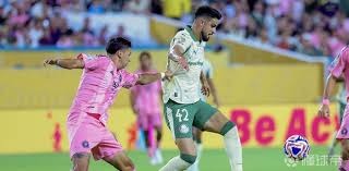 [国足]谢晋爆射击中横梁 张柏霖门前补射建功